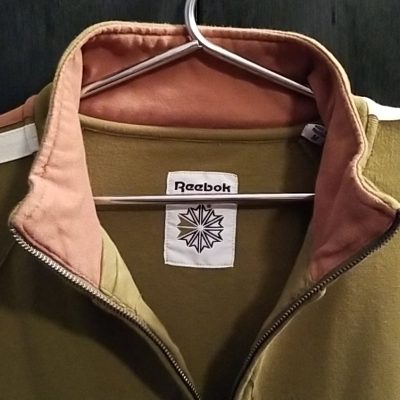 Sweatshirt - Picture 2 of 3